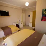 Dea Hotel 2002